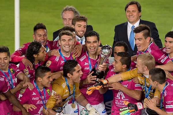 MEXSPORT Rafa Márquez celebra título con León