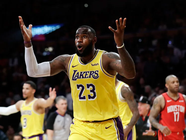 AP LeBron James, durante un duelo con Lakers