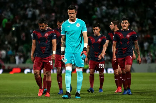 IMAGO7 Chivas tras un encuentro frente a Santos Laguna