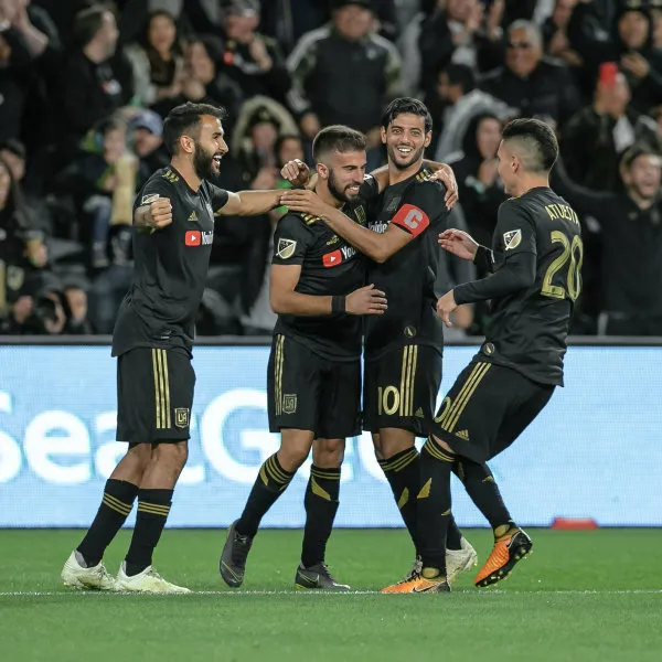 TWITTER @LAFC Los Angeles celebran una anotación frente al Sporting Kansas City