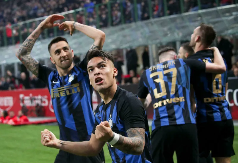 AP Lautaro Martinez festeja su gol frente al Milan