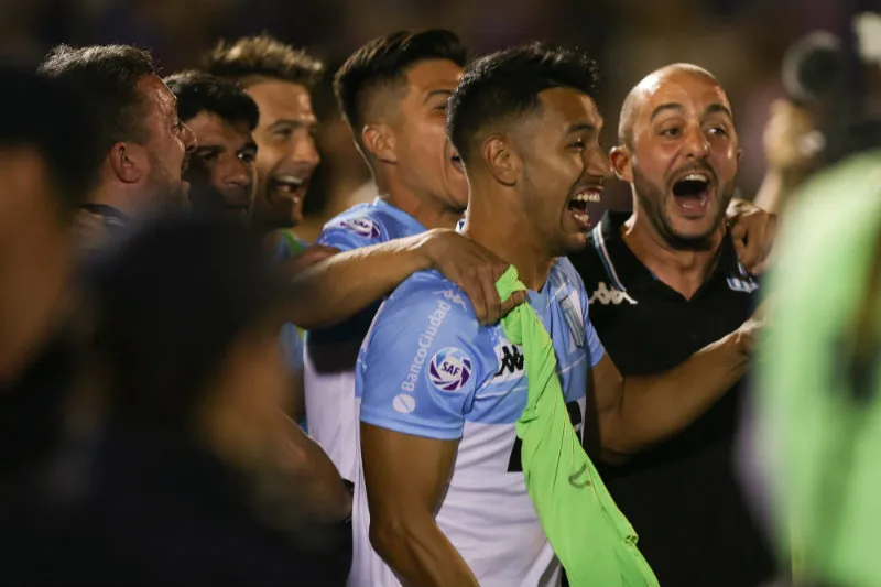 EFE Jugadores de Racing celebran el título