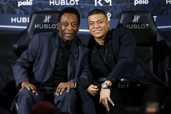EFE Pelé y Mbappé en un evento en Francia