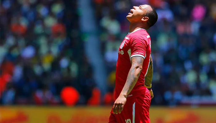 IMAGO7 Felipe Pardo en lamento durante el duelo ante América