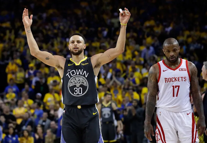AP Stephen Curry celebra la victoria de los Warriors
