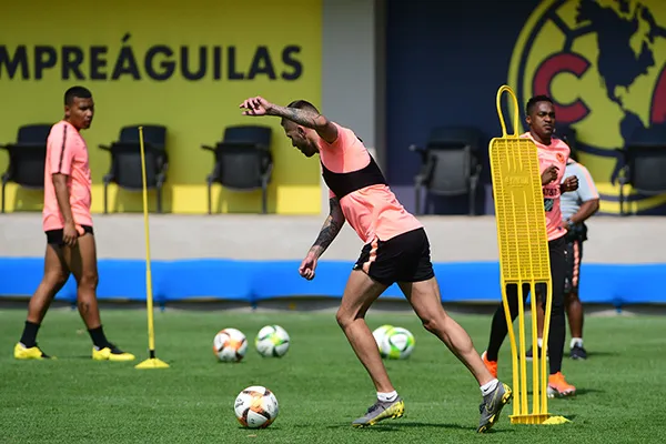 MEXSPORT Ménez, durante entrenamiento del América