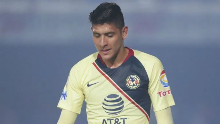 IMAGO7 Álvarez cabizbajo tras su participación en Veracruz vs América