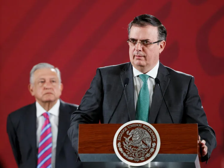 EFE Marcelo Ebrard toma la palabra frente a AMLO