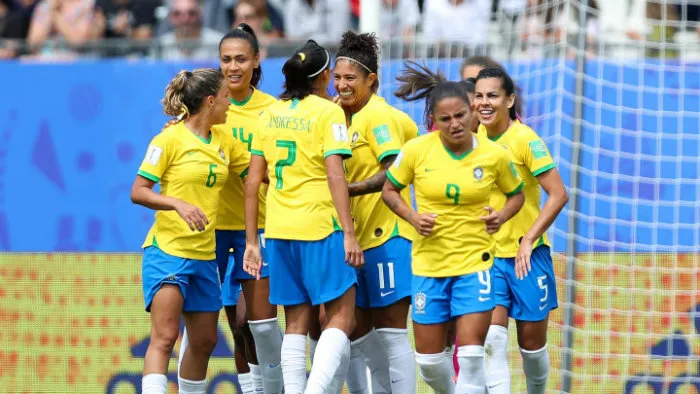 FIFA.COM Brasil festeja gol en Francia 2019
