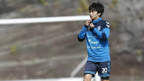 EFE Shibasaki durane un entrenamiento con el Tenerife