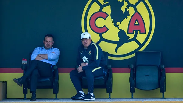 MEXSPORT Herrera y Baños observan un entrenamiento de América