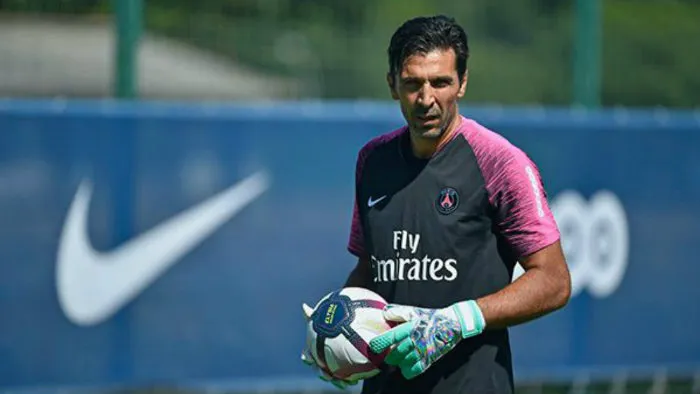 PSG Buffon en entrenamiento con el PSG