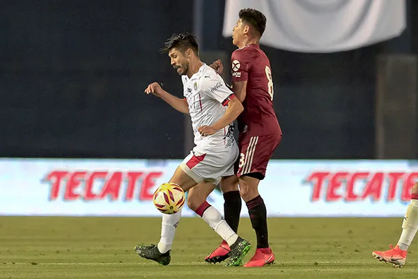 MEXSPORT Oribe Peralta aguanta la marca contra River