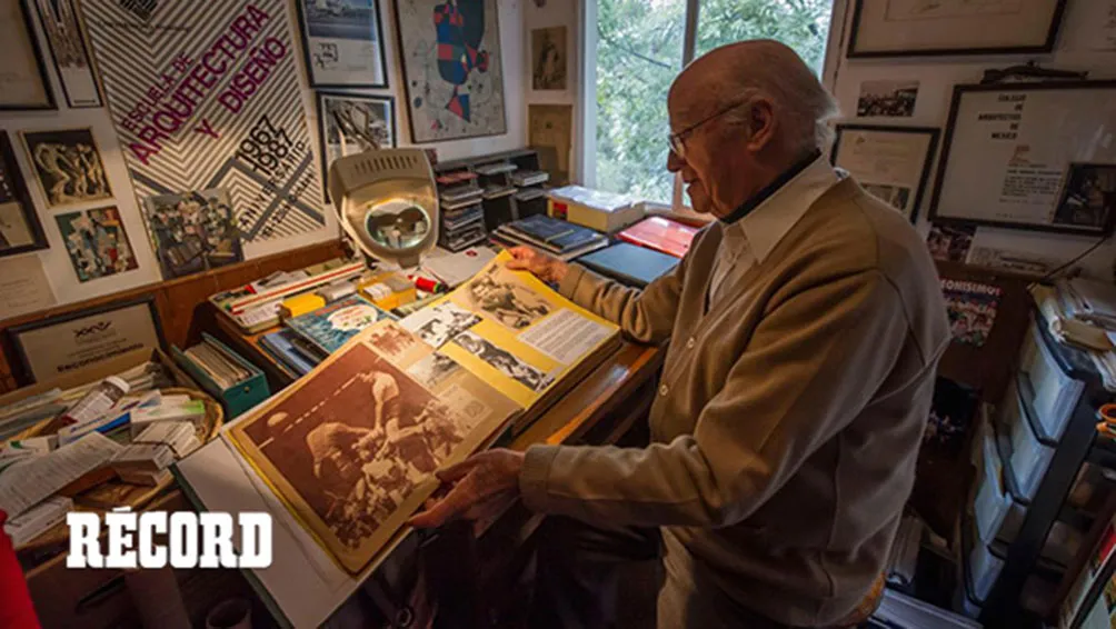 ARCHIVO RÉCORD Don Manuel, en su estudio, en sesión con RÉCORD en 2014