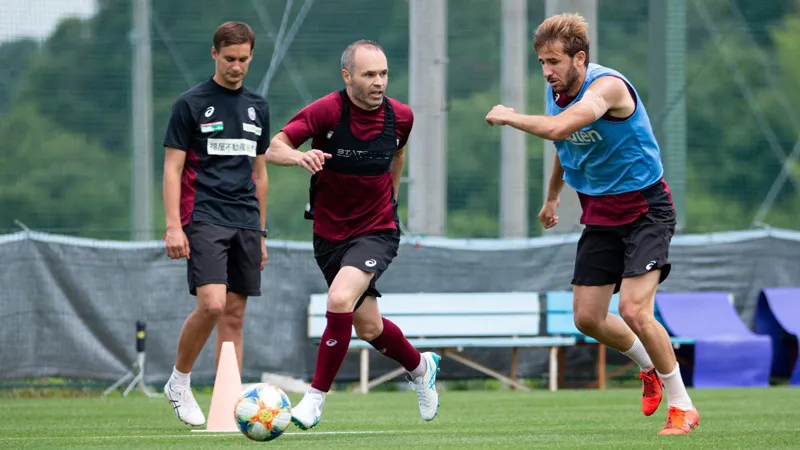 FACEBOOK @VISSELKOBE Iniesta, en una sesión con el Vissel Kobe