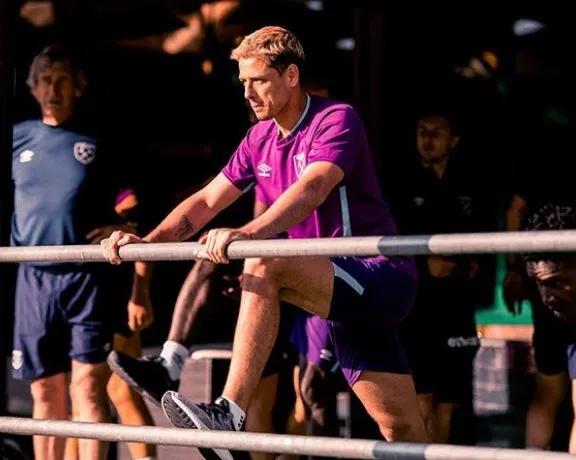 INSTAGRAM CH14_ Hernández en un entrenamiento con los Hammers