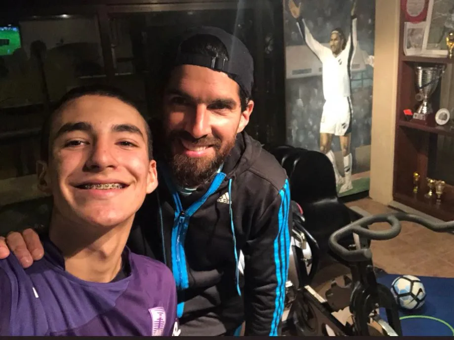 TWITTER @DIEGO10ABREU Diego y Sebastián Abreu se toman una selfie