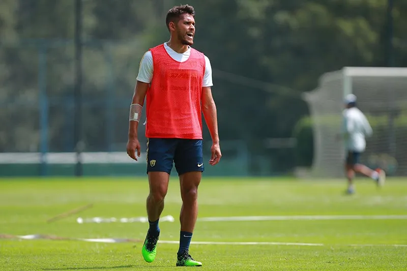 IMAGO7 Nicolás Freire en práctica de Pumas