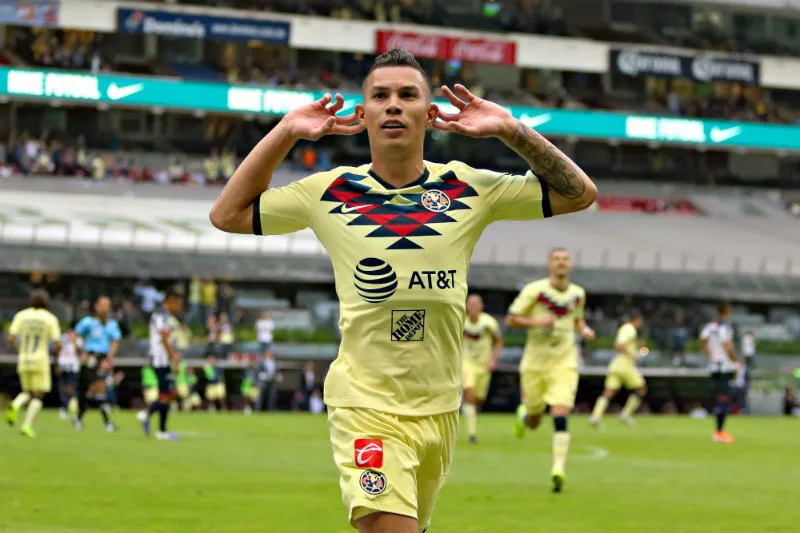 IMAGO7 Mateus Uribe festeja un gol con el América