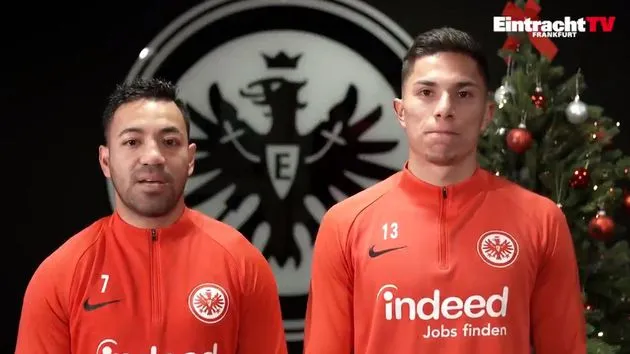TWITTER @eintracht_esp Salcedo y Fabián dedicaron unas palabras en navidad con las Águilas