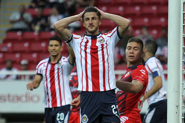 IMAGO7 Hiram Mier en un partido contra Veracruz