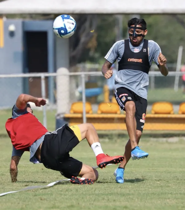 TIGRES Javier Aquino en entrenamiento con Tigres