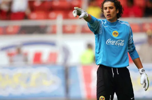 MEXSPORT Memo Ochoa con América en el 2004