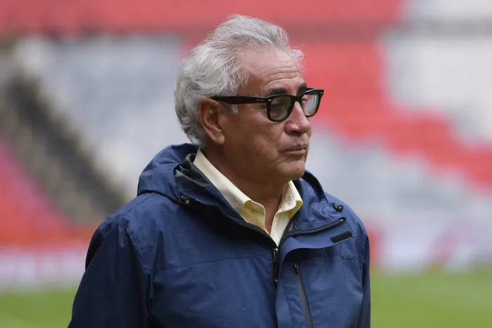 IMAGO7 Leonardo Cuéllar, en el banquillo del América