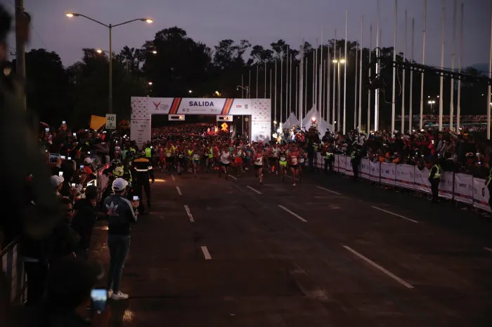 DANIEL GÁMEZ Salida de corredores del Maratón de la CDMX