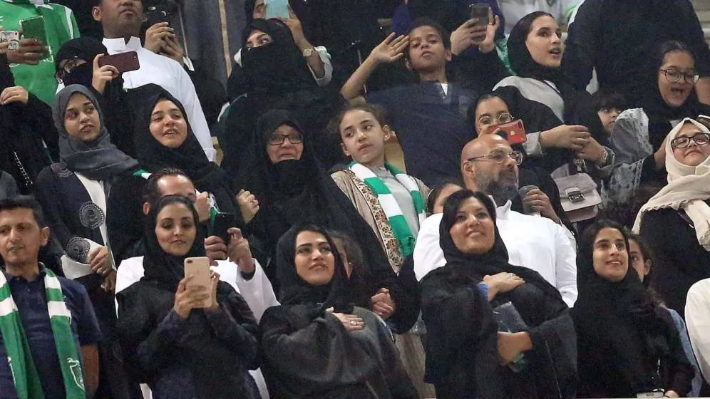 EFE Mujeres asistiendo a un partido de futbol en Arabia Saudita