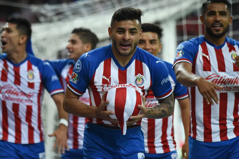 IMAGO7 Alexis Vega festeja su gol ante Gallos