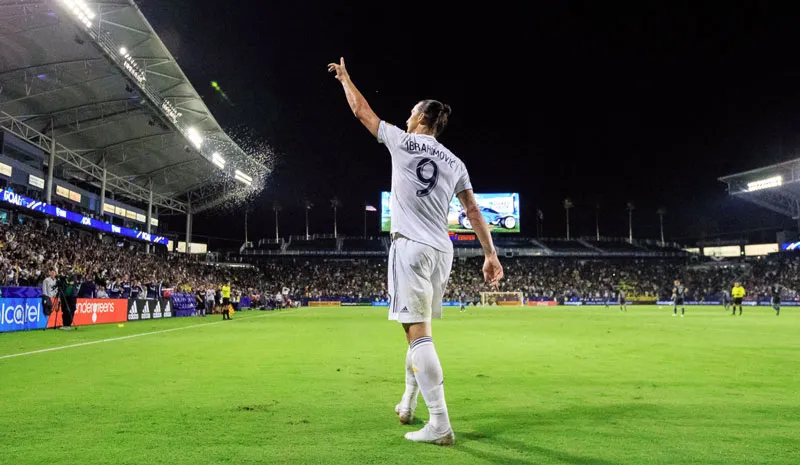 TWITTER @LAGalaxy Zlatan Ibrahimovic celebra un gol con el Galaxy