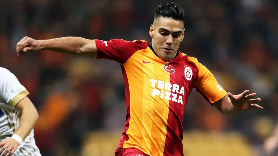 ESPECIAL Falcao, durante un juego del Galatasaray