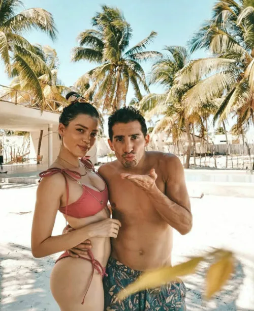 INSTAGRAM @ROMMEL_PACHECO El clavadista y su novia