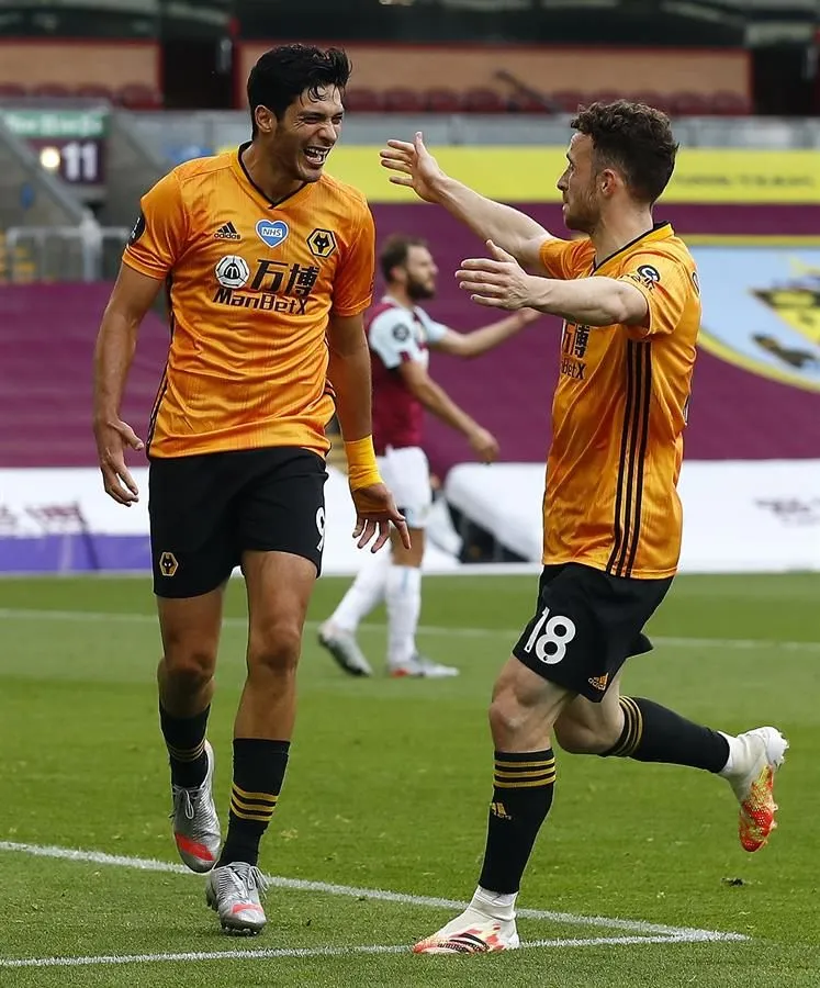 EFE Raúl celebrando su gol con Wolves