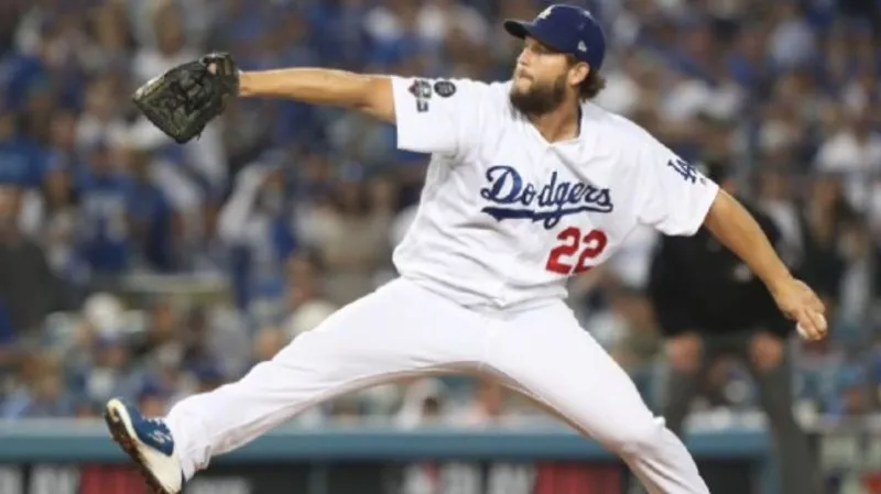 EFE Kershaw lanzando con los Dodgers