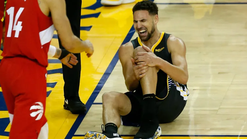 AP Klay Thompson lesionado