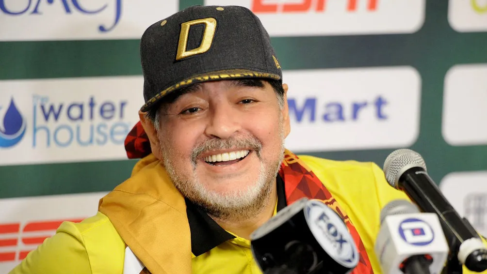 EFE Diego Maradona como DT de Dorados