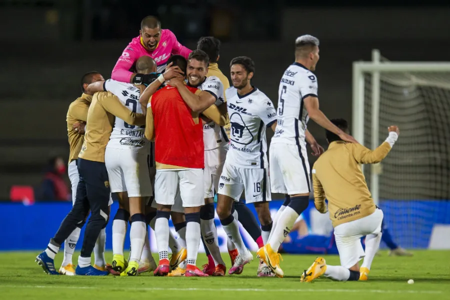 MEXSPORT Jugadores de los Pumas celebrando el pase a la Final del Guard1anes 2020