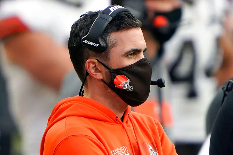 AP El coach de los Browns durante un partido