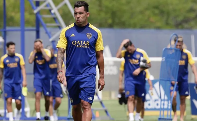 INSTAGRAM @__carlitostevez Tevez en práctica de los Xeniezes