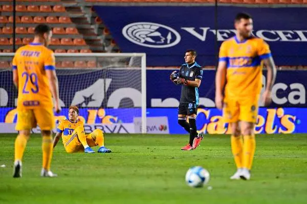 IMAGO7 Nahuel Guzmán en acción con Tigres