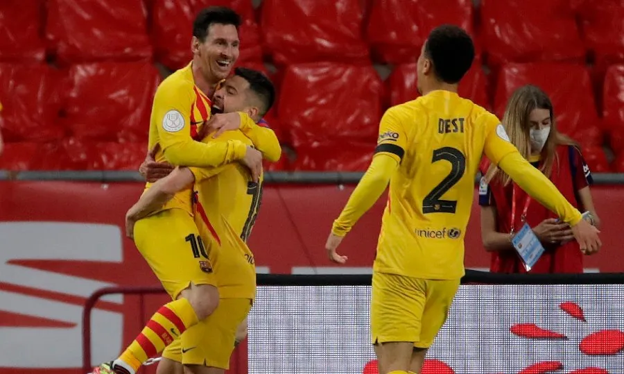 EFE La Pulga celebra uno de sus goles con sus compañeros