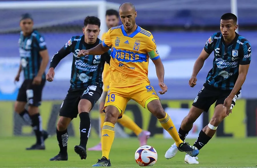 IMAGO7 Pizarro en juego ante Querétaro