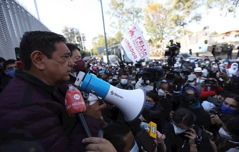 EFE Félix Sagado Macedonio en protesta afuera del TEPJF