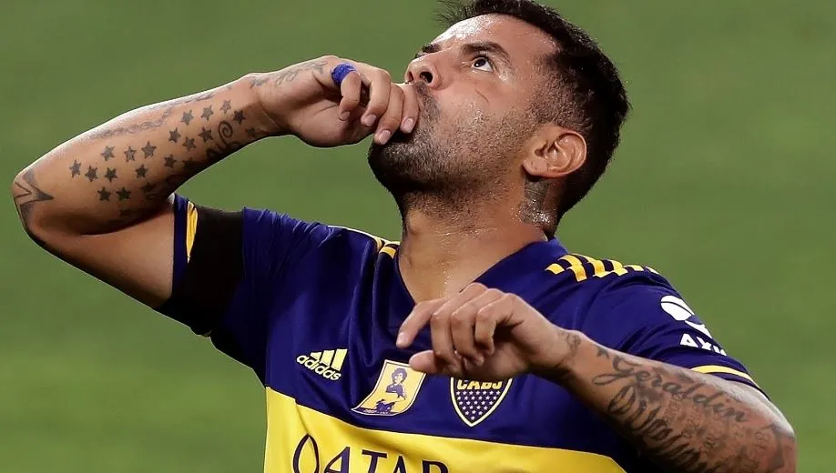 EFE Cardona en festejo de gol