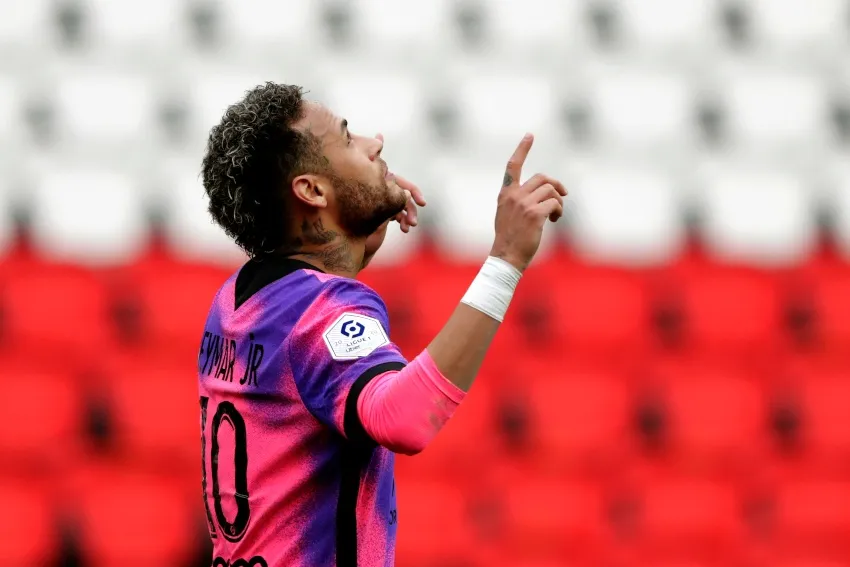 AP Neymar durante un partido del París Saint-Germain
