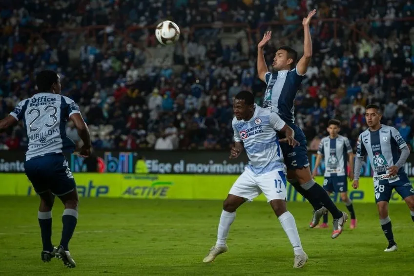 AGENCIA RÉCORD | MIGUEL PONTÓN Cruz Azul sacó el empate en Pachuca