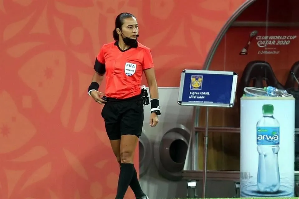 EFE Edina Alves, en acción en un duelo