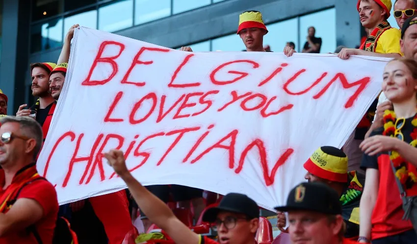 EFE Aficionados belgas durante el homenaje a Eriksen